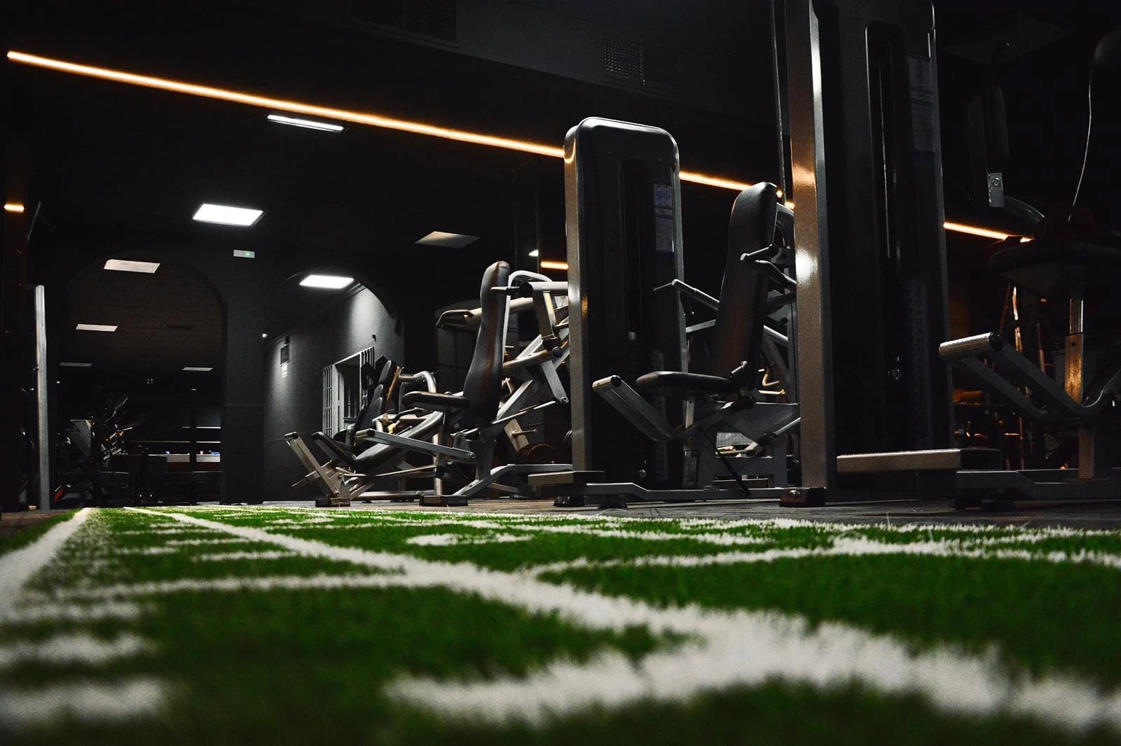 Interior del gimnasio Destino Fit